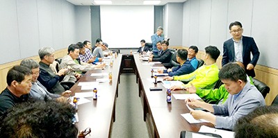 가축인공수정사협회는 지난 14일 강원지회 수정사를 대상으로 한우인공수정 전산화사업 프로그램 시연회를 가졌다.