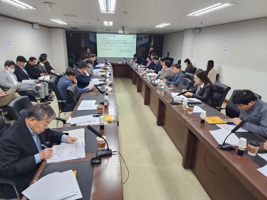 김연화 회장이 한돈산업발전협의회에서 주제발표를 하고 있다.