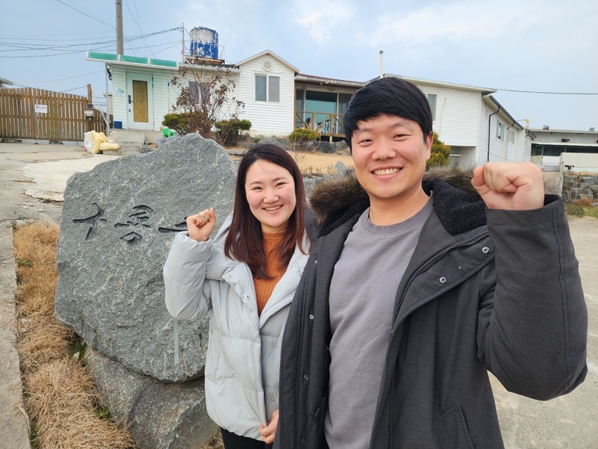 동생 박재홍 대표<오른쪽>와 함께 한 박지숙 대표. 이공계 출신의 박재홍 대표는 구룡축산의 시설부문을 전담하고 있다.
