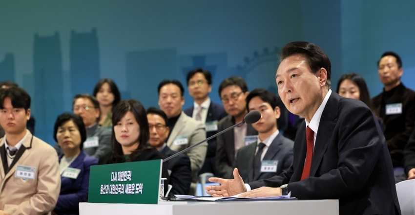 윤석열 대통령이 지난 21일 울산에서 제13차 민생토론회를 주재했다. 사진=대통령실 제공.
