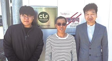 좌측부터 최영현 (주)삼도환경 제주지사장, 김순일 바오농장 공동대표, 정우남 (주)삼도환경 대표