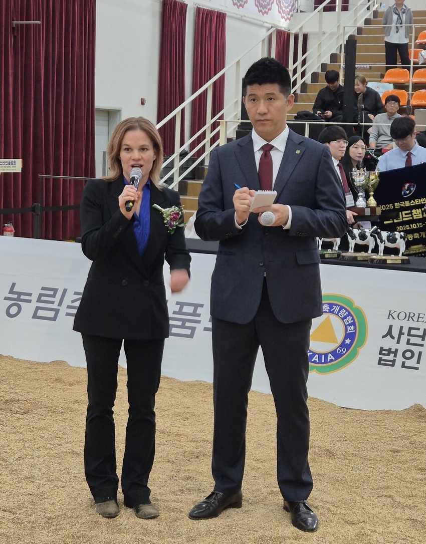 이번 품평회는 몰리슬론이 심사위원을 종개협 전혁진 차장이 통역을 맡아 대회의 전문성과 이해도를 높였다. 
