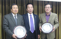 축단협, 이낙연 위원장에 감사패