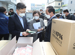 마스크 수급상황 점검하는 김현수 장관