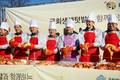 <포토뉴스>한돈자조금, 국회 상생텃밭서 김장나눔 동참