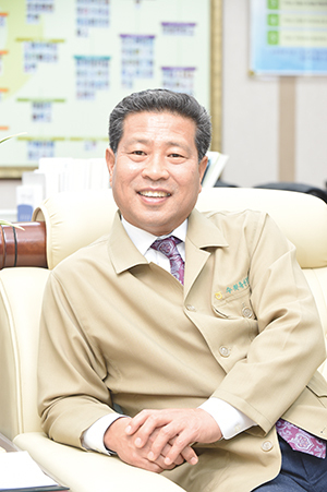 <새의자> 전국배합사료가공조합장협의회 장주익 회장
